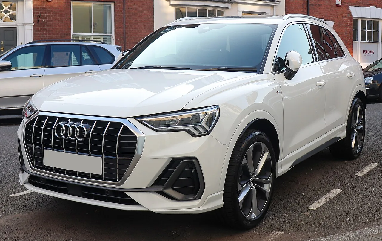 Audi Q3 F3