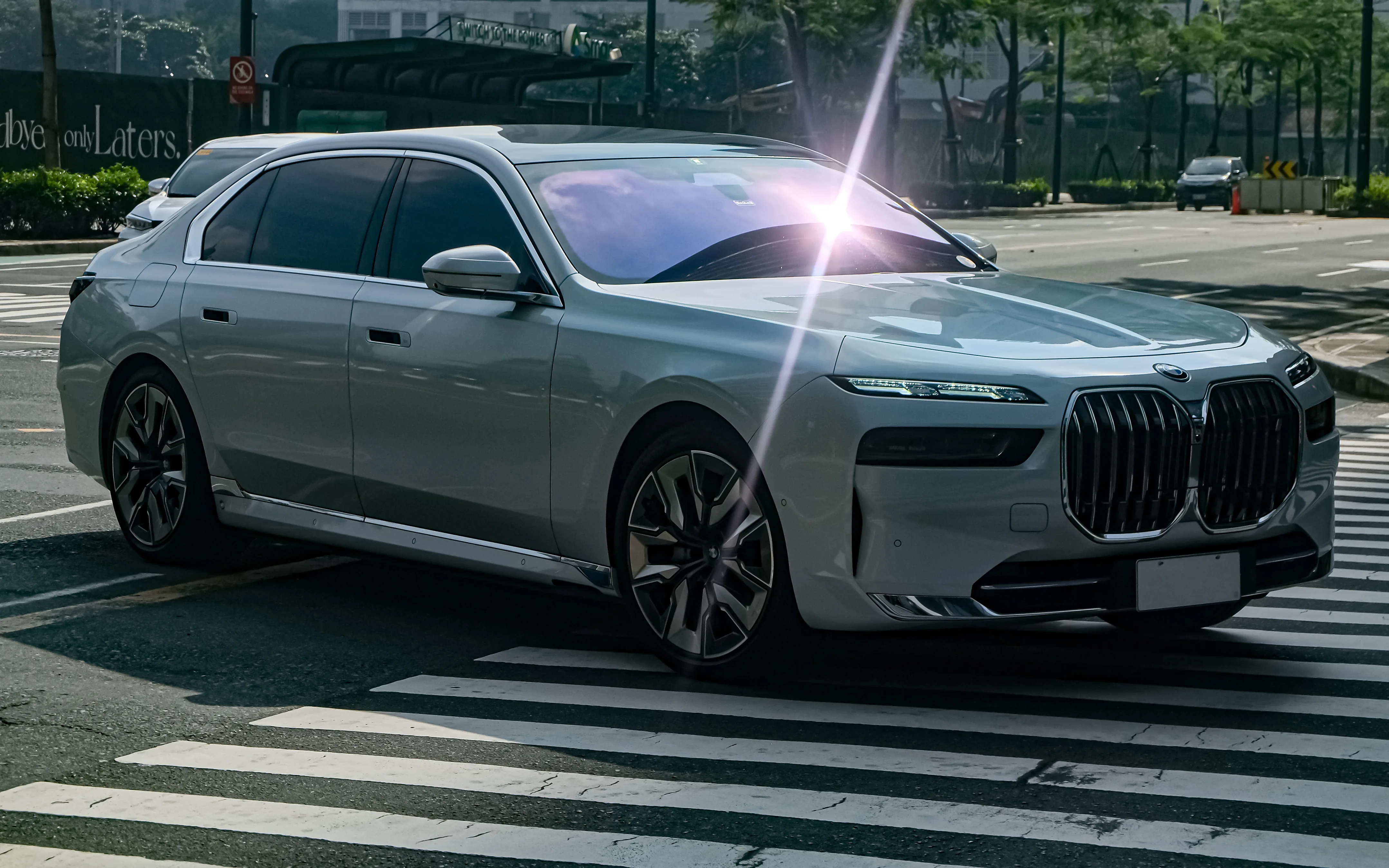 BMW i7