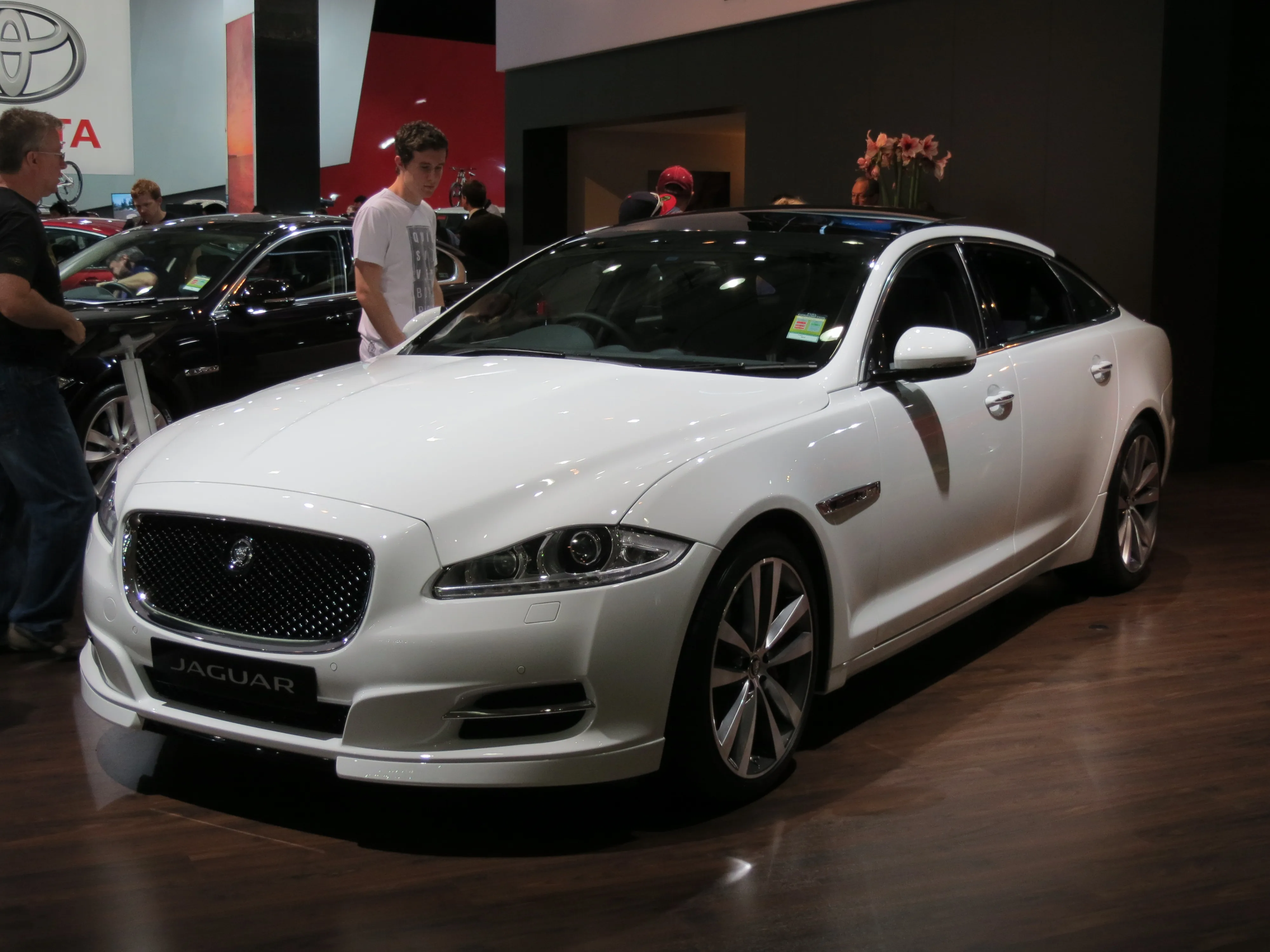 Jaguar XJ X351