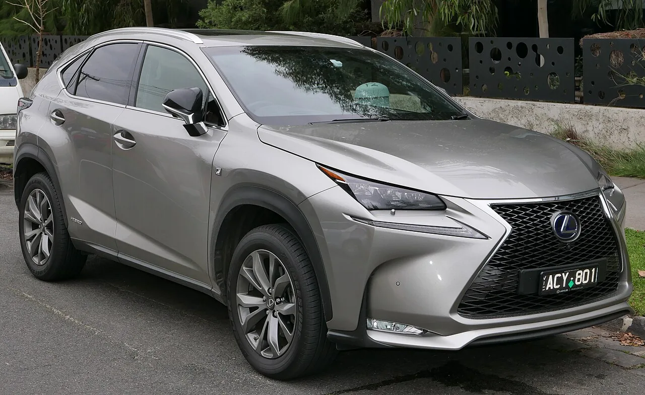 Lexus NX I