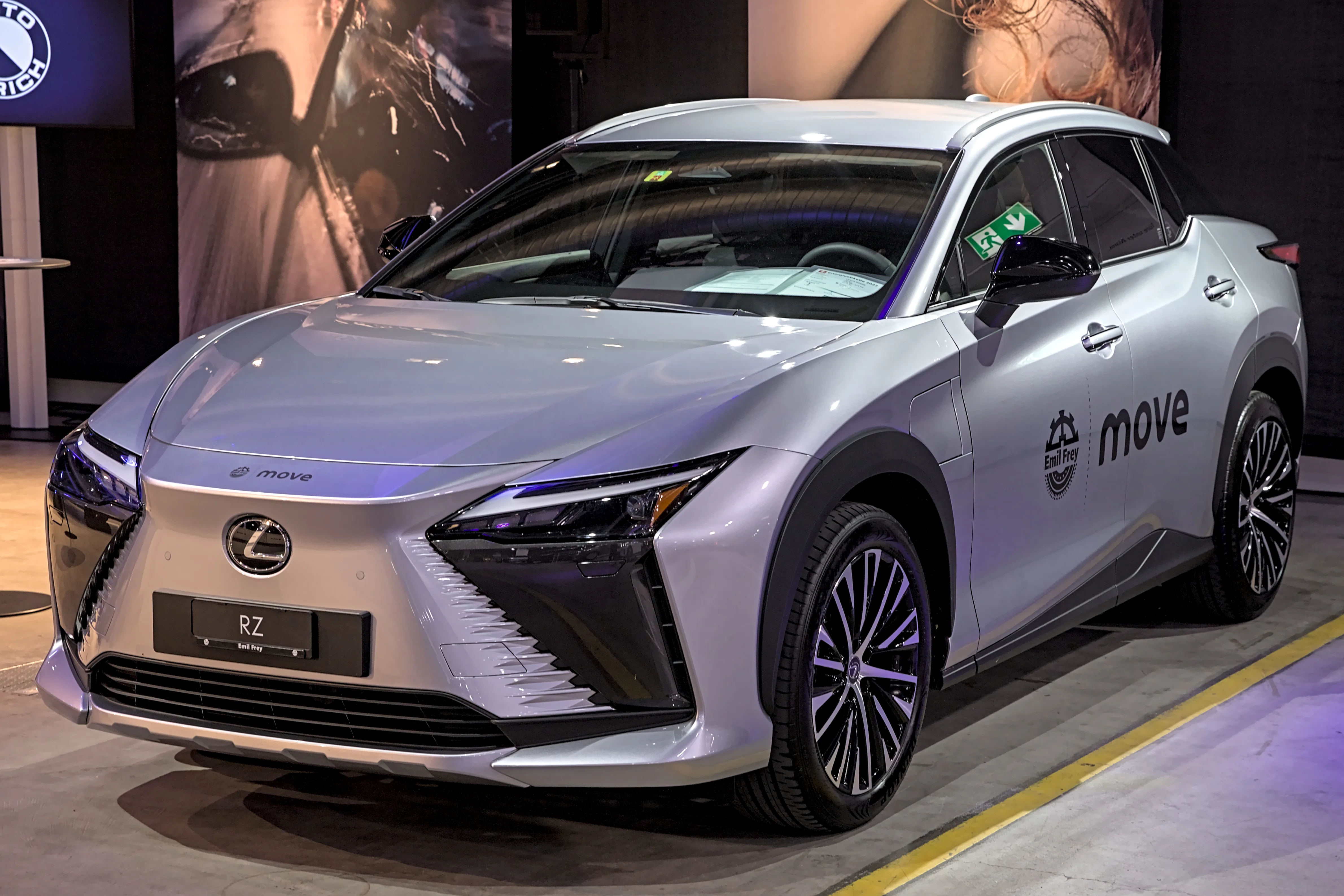 Lexus RZ