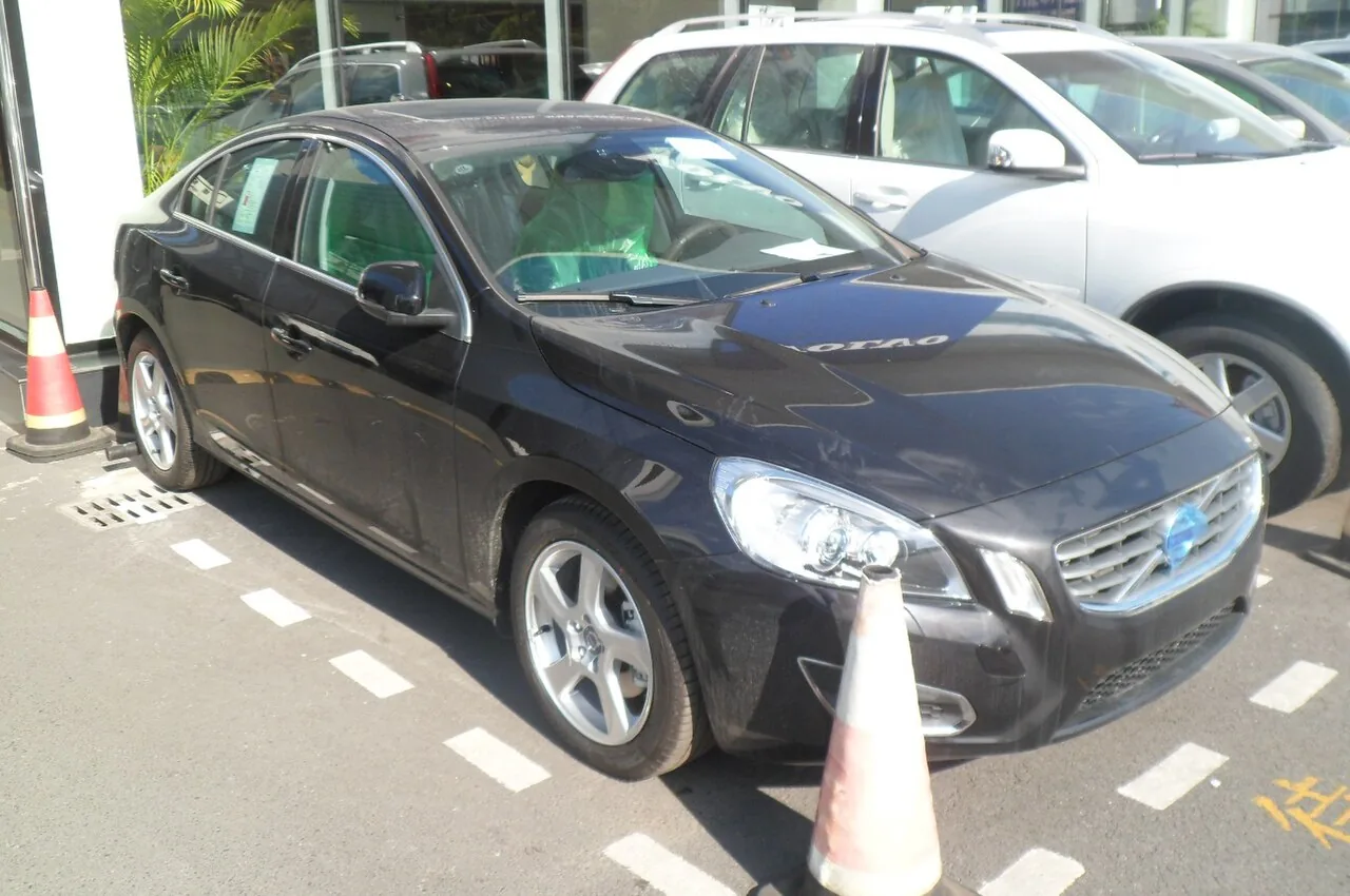 Volvo S60 II