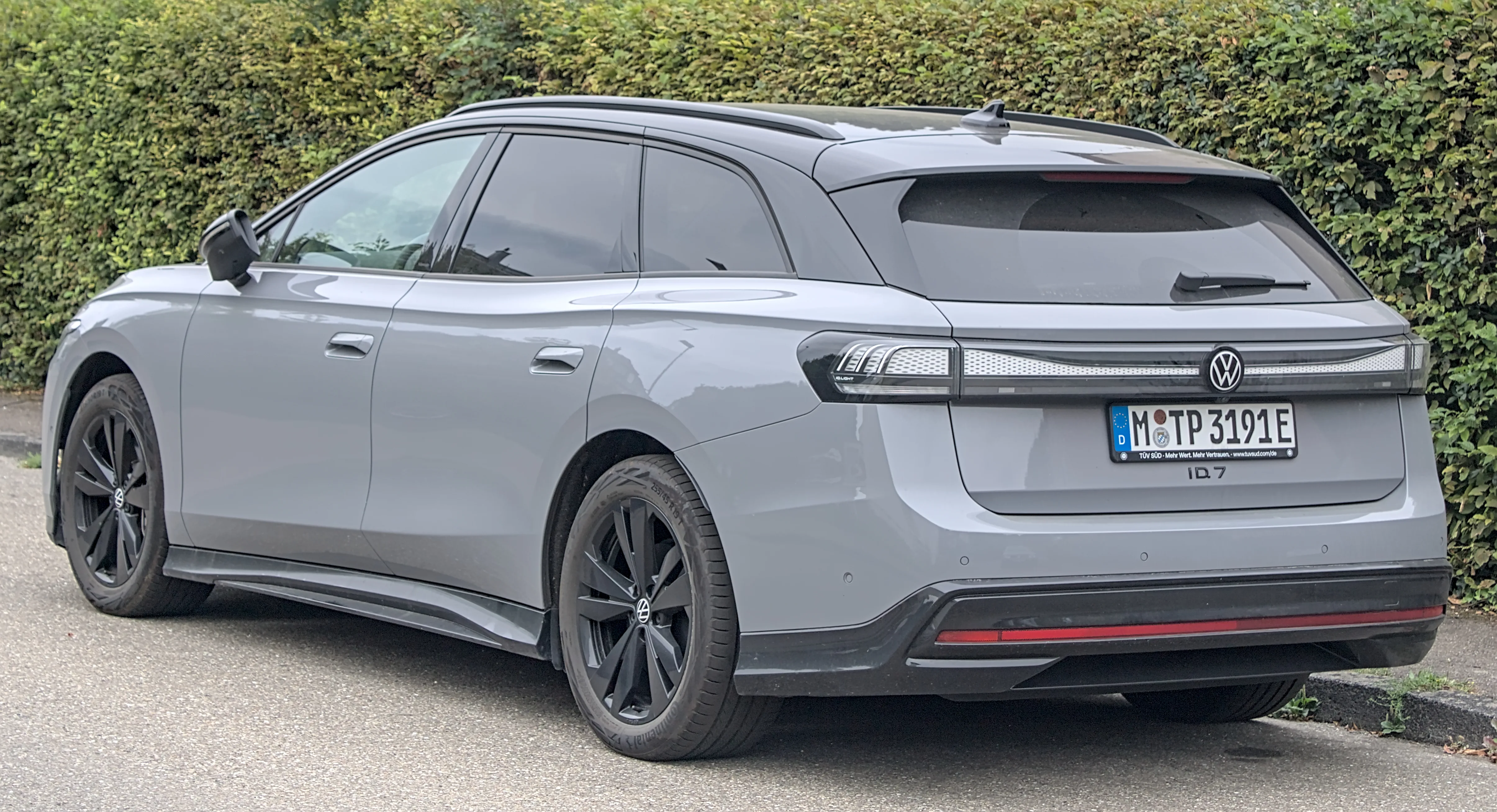 Touring kombi 2024+ (FL: pierwszy MEB kombi)